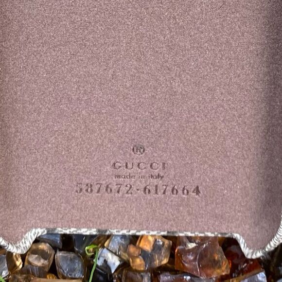 Gucci Authentic Brown Logo iPhone X/XSCase Cover w/Logo Charm. New in Box (NIB) - Picture 4 of 7